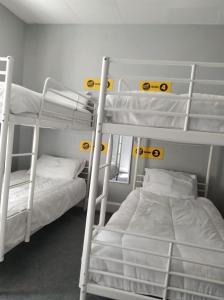 Postel nebo postele na pokoji v ubytování Citi Hotel Aberdeen