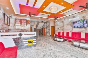 TV o dispositivi per l'intrattenimento presso FabHotel Shree Venkatesh Nileyam