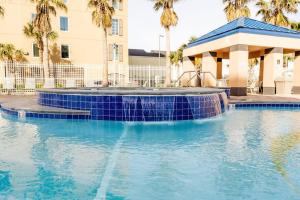 Gallery image of 10th Floor Crystal Tower 2 Bedroom Condo with 2 Outdoor Pools, Lazy River, Heated Indoor Pool, and Direct Beach Access in Gulf Shores