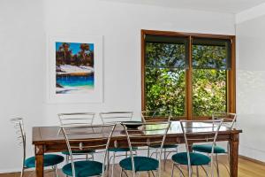 Zdjęcie z galerii obiektu Spectacular Ocean Front home With Pool w mieście Shellharbour