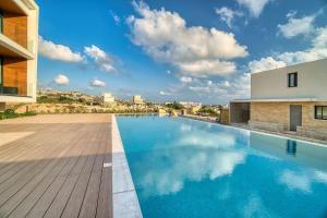 Bazén v ubytování Starry Bay luxury home nebo v jeho okolí