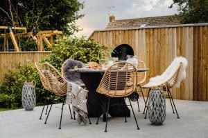 Hosté ubytování Littlefields - Stylish, Modern Cottage With Large Garden, Close To Beach
