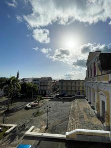 Photo de la galerie de l'établissement Grand Séjour Lumineux avec Balcon & Vue Cathédrale, à Pointe-à-Pitre
