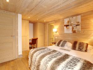 Galeriebild der Unterkunft Chalet moderne 5* à Courchevel La Tania - 12 pers, jacuzzi, sauna, skis aux pieds, cheminée, cinéma - FR-1-575-154 in Courchevel