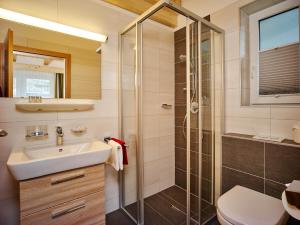 Kúpeľňa v ubytovaní Ferienhaus Patrick + 17 fotografií