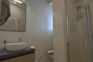 A bathroom at Blue Bay View - Beach House
