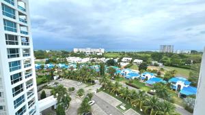 Πισίνα στο ή κοντά στο Large Apartment with Ocean View