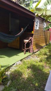 Κήπος έξω από το Petite Maison Atypique En Bois