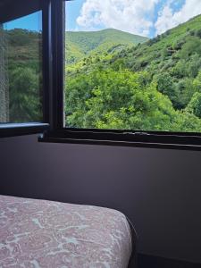 Výhľad na hory alebo výhľad na hory priamo z hotela