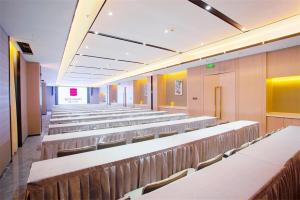Konferenční prostory v ubytování Echarm Hotel Hechi Yizhou Municipal Center Plaza