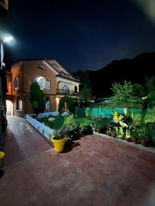 Kolam renang di atau dekat dengan New urban Den cottage