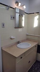 Ένα μπάνιο στο Chill Out Piria 1