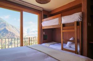 Giường trong phòng chung tại w* Splendid 3BR House in Villa Sagrado