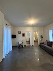 TV/trung tâm giải trí tại Appartement Coconing situé à proximité de PARIS