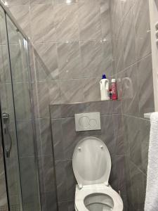 Phòng tắm tại Appartement Coconing situé à proximité de PARIS