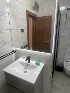 Bilik mandi di Apartman D&L
