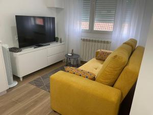 Μια τηλεόραση ή/και κέντρο ψυχαγωγίας στο Villa Lorenzo 1 +1 φωτογραφίες
