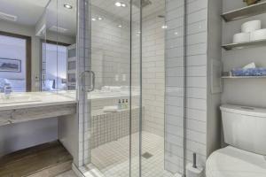 Ένα μπάνιο στο Le Chic Cabriolet Cozy Ski Condo 300m to Lifts +11 φωτογραφίες