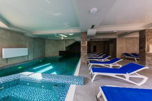 Bazén v ubytování Premium hotel & SPA nebo v jeho okolí