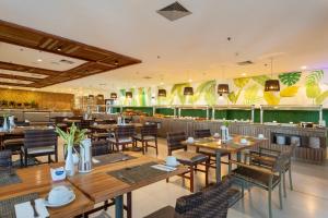 Restoran või mõni muu söögikoht majutusasutuses Sauipe Brisa Grand Premium All Inclusive