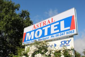 Majutusasutuses Astral Motel olev sertifikaat, autasu, silt või muu dokument