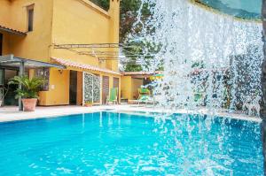 Bazén v ubytování Hotel Annabelle nebo v jeho okolí