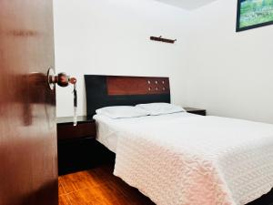 Galería fotográfica de Puerto Bayovar en Mala 41 fotos más