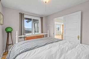 Gallery image of Ocean View-Hot Tub-Steps From the Beach! in Rockaway Beach