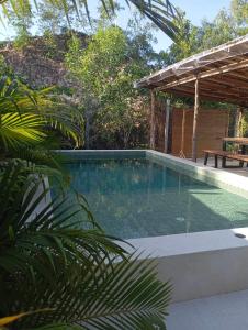 Πισίνα στο ή κοντά στο Les Twins