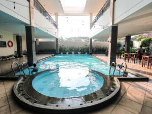 Bassein majutusasutuses Grande Hotel Lampung Powered by Archipelago või selle lähedal