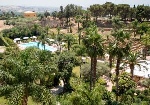 Bazén v ubytování Hotel Della Valle nebo v jeho okolí