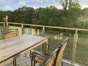Ein Balkon oder eine Terrasse in der Unterkunft Dünenwelle - 3 Zi, Kü, 2 Bäder, Balkon