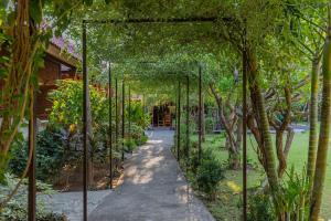 Κήπος έξω από το Taman Bidadari Eco Wellness