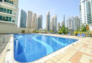 Fotografie z fotogalerie ubytování Beautiful Marina Views One Bedroom Apartment with two balconies v Dubaji