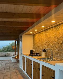 Santa Teresa Bed & Breakfast Andalusien的厨房或小厨房