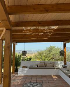 Santa Teresa Bed & Breakfast Andalusien的阳台或露台