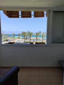 Φωτογραφία από το άλμπουμ του Home with a balcony by the sea 60-5 σε Qiryat H̱ayyim