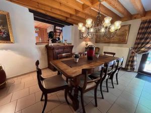 Gallery image of hondvriendelijke vakantiewoning met jacuzzi Forêt d'Animaux in Frahan +9 photos
