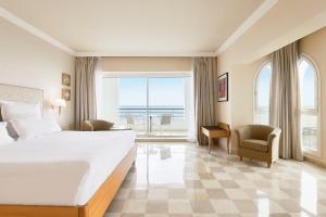 Postel nebo postele na pokoji v ubytování Iberostar Selection Kantaoui Bay