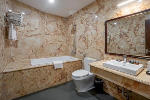 Koupelna v ubytování Canvas Sapa Legend Hotel