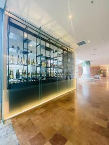 Lounge nebo bar v ubytování Ocean View Studio Apartment Surfers Paradise - Free Parking