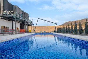 Bazén v ubytování Gyeongju Edis Poolvilla nebo v jeho okolí