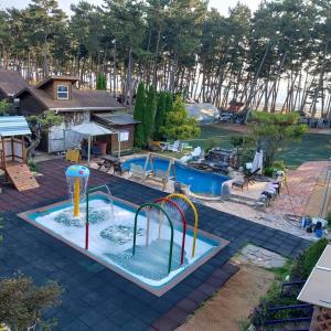 Bazén v ubytování Irang Kids Pool Villa nebo v jeho okolí
