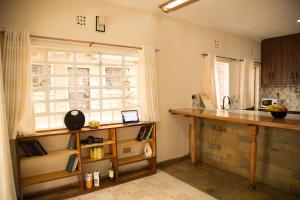 Nhà bếp/bếp nhỏ tại Aang House +31 ảnh