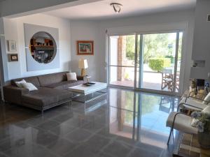 Χώρος καθιστικού στο Olivos Villa Sani