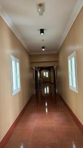 Зображення з фотогалереї помешкання Gulf Crown Hotel Apartment у місті Сіб