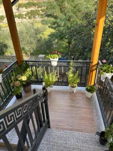 Balkón nebo terasa v ubytování Guest House Mali
