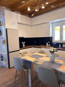 Fotografie z fotogalerie ubytování Guest House Mali v destinaci Zhaban