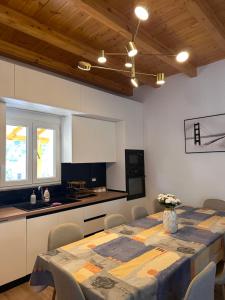 Kuchyň nebo kuchyňský kout v ubytování Guest House Mali