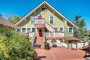 Budova, kde se vila nachází + 131 fotografií